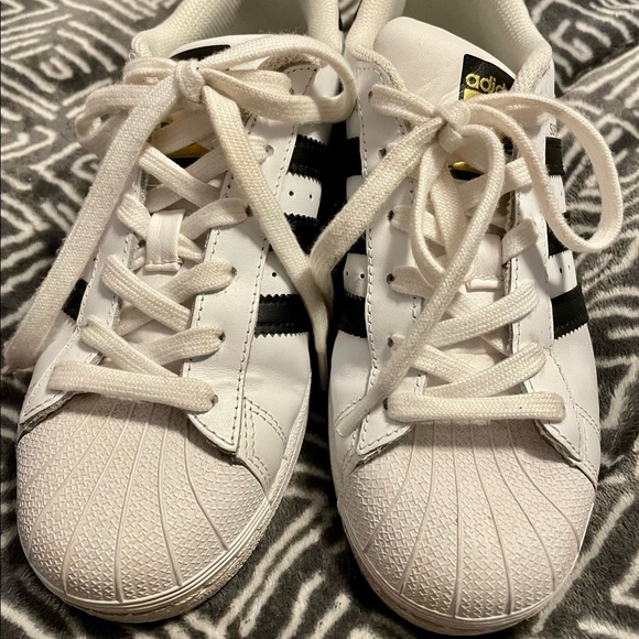 Adidas Superstar Sneakers - White with black - barely used - Picture 2 of 6